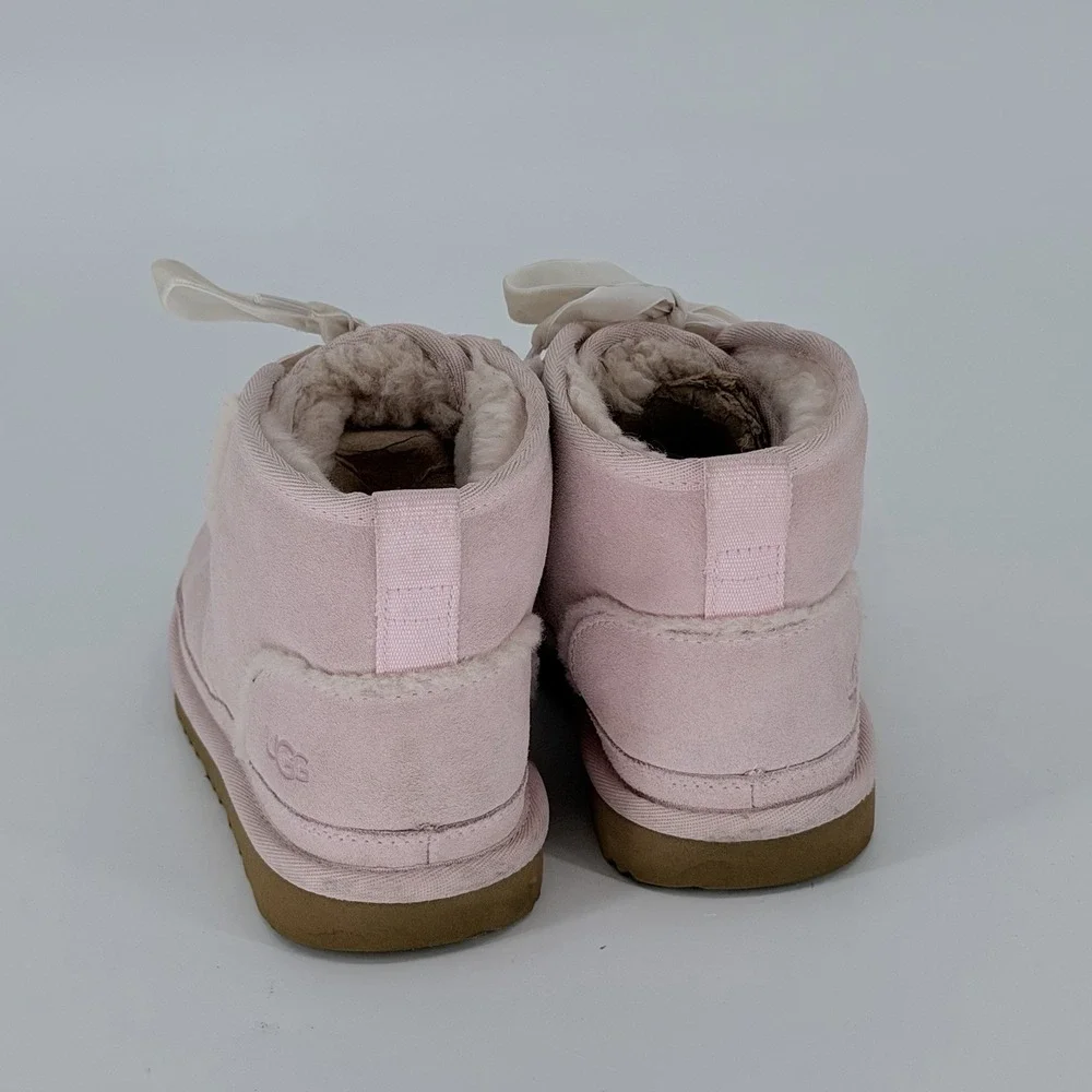 UGG Neumel II Spill Seam Boots Girls Size 5 Light Pink Suede